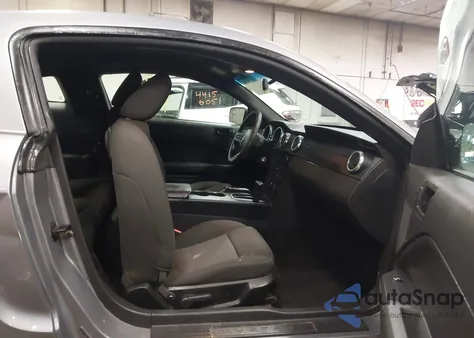 2006 Ford Mustang V6 z USA, uszkodzony, nr VIN 1ZVFT80N265158022